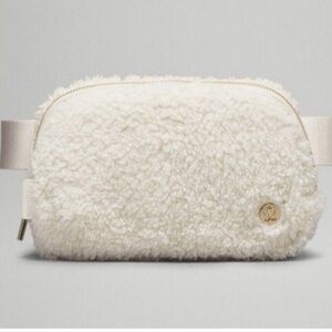 Lululemon Everywhere Belt Bag Plush Fleece